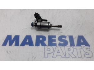 Gebruikte Injector (benzine injectie) Peugeot RCZ (4J) 1.6 16V THP Prijs € 75,00 Margeregeling aangeboden door Maresia Parts