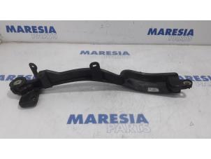 Gebruikte Subframe Peugeot 508 SW (8E/8U) 2.0 HDiF 16V Autom. Prijs € 35,00 Margeregeling aangeboden door Maresia Parts