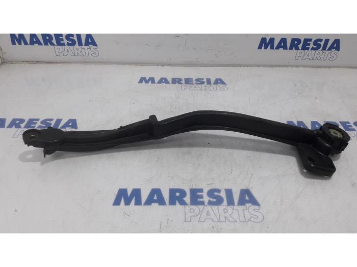 Gebruikte Subframe Peugeot 508 SW (8E/8U) 2.0 HDiF 16V Autom. Prijs € 35,00 Margeregeling aangeboden door Maresia Parts