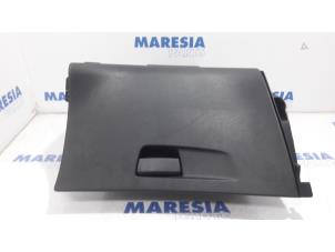 Gebruikte Dashboardkastje Citroen C4 Picasso (3D/3E) 1.6 e-HDi 115 Prijs € 60,00 Margeregeling aangeboden door Maresia Parts
