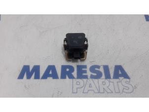 Gebruikte Regensensor Citroen C4 Picasso (3D/3E) 1.6 e-HDi 115 Prijs € 20,00 Margeregeling aangeboden door Maresia Parts