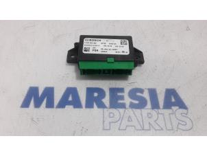 Gebruikte PDC Module Citroen C4 Picasso (3D/3E) 1.6 e-HDi 115 Prijs € 24,00 Margeregeling aangeboden door Maresia Parts