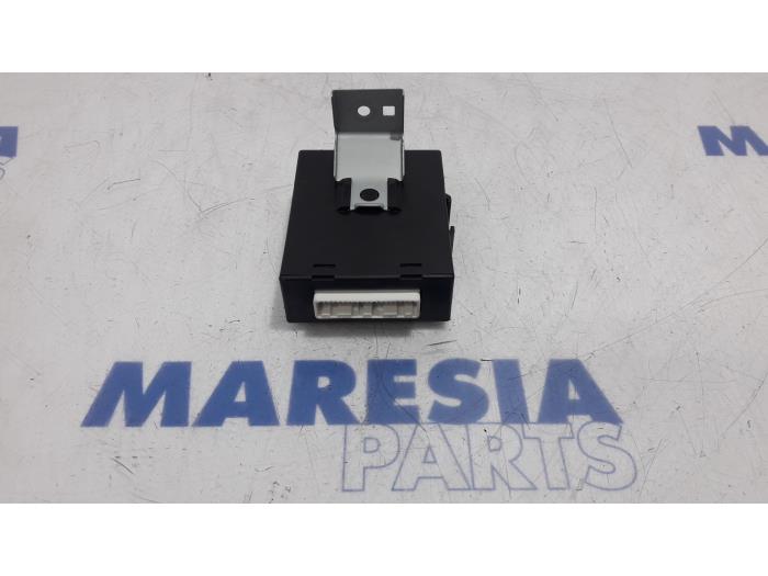 Gebruikte Computer Diversen Renault Master III (MA/MB/MC/MD/MH/MF/MG/MH) 2.3 dCi 16V Prijs € 127,05 Inclusief btw aangeboden door Maresia Parts