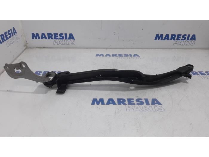 Gebruikte Subframe Peugeot 508 (8D) 1.6 THP 16V Prijs € 35,00 Margeregeling aangeboden door Maresia Parts