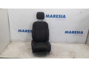 Gebruikte Voorstoel links Peugeot 508 (8D) 1.6 HDiF 16V Prijs € 262,50 Margeregeling aangeboden door Maresia Parts