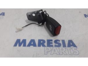 Gebruikte Veiligheidsgordel Insteek rechts-achter Peugeot 508 (8D) 1.6 HDiF 16V Prijs € 25,00 Margeregeling aangeboden door Maresia Parts