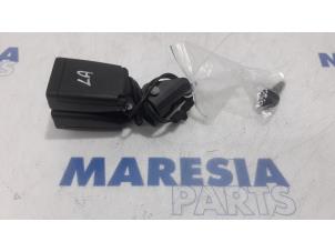 Gebruikte Veiligheidsgordel Insteek links-achter Peugeot 508 (8D) 1.6 HDiF 16V Prijs € 50,00 Margeregeling aangeboden door Maresia Parts