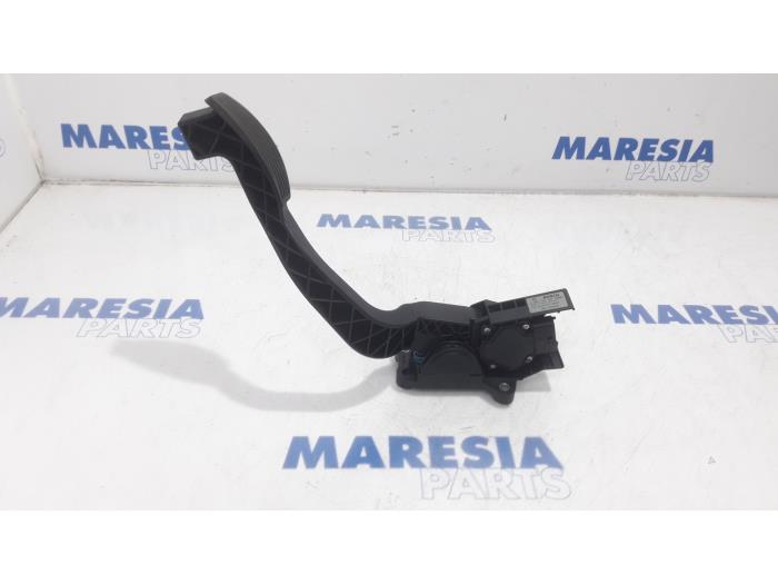 Gebruikte Gaspedaalpositie Sensor Fiat Idea (350AX) 1.4 16V Prijs € 35,00 Margeregeling aangeboden door Maresia Parts