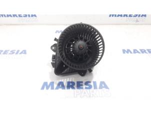 Gebruikte Chaufage Ventilatiemotor Fiat Idea (350AX) 1.4 16V Prijs € 25,00 Margeregeling aangeboden door Maresia Parts