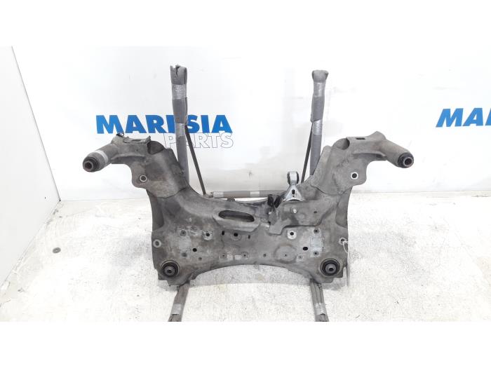 Gebruikte Subframe Renault Megane III Grandtour (KZ) 2.0 16V TCe 180 Prijs € 85,00 Margeregeling aangeboden door Maresia Parts