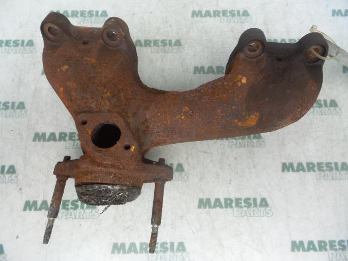 Gebruikte Uitlaatspruitstuk Peugeot 206 (2A/C/H/J/S) 1.9 D Prijs € 50,00 Margeregeling aangeboden door Maresia Parts