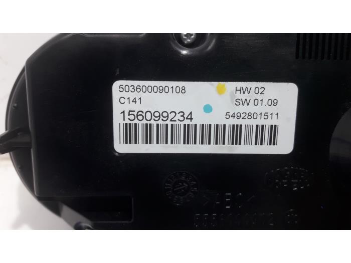 Kachel Bedieningspaneel van een Alfa Romeo Giulietta (940) 1.6 JTDm 16V 2011