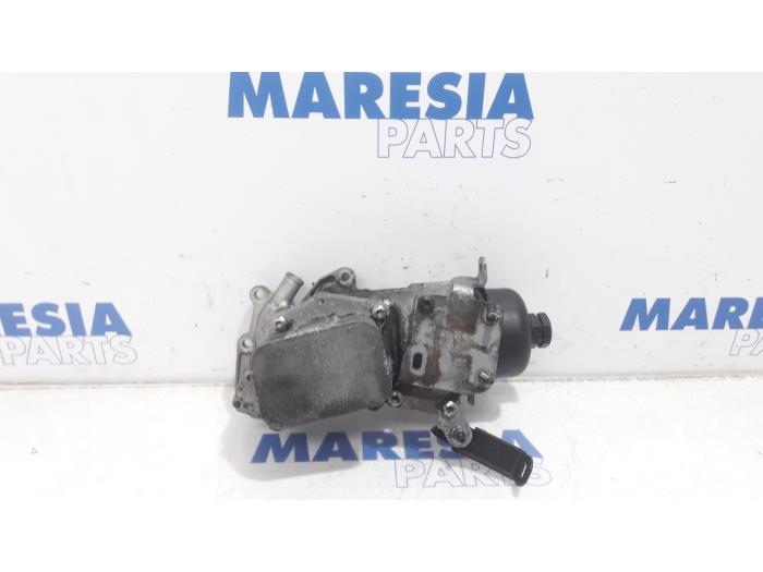 Gebruikte Oliefilterhouder Citroen C3 (SC) 1.6 HDi 92 Prijs € 50,00 Margeregeling aangeboden door Maresia Parts