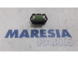 Gebruikte Koelvinweerstand Fiat Idea (350AX) 1.4 16V Prijs € 25,00 Margeregeling aangeboden door Maresia Parts