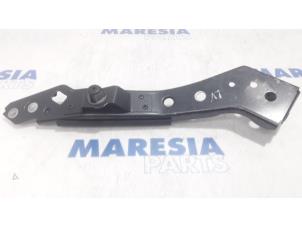 Gebruikte Voorfront Renault Megane III Grandtour (KZ) 2.0 16V TCe 180 Prijs € 25,00 Margeregeling aangeboden door Maresia Parts