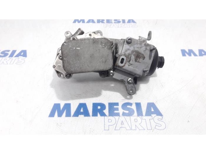 Gebruikte Oliefilterhouder Citroen C3 (SC) 1.6 HDi 92 Prijs € 50,00 Margeregeling aangeboden door Maresia Parts