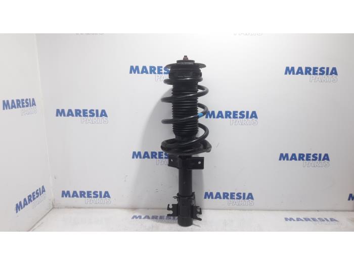 RENAULT Master 3 generation (2010-2023) Front Right Shock Absorber 543028774R 25168363