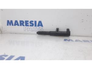 Gebruikte Bobine Renault Grand Scénic II (JM) 2.0 16V Prijs € 10,00 Margeregeling aangeboden door Maresia Parts