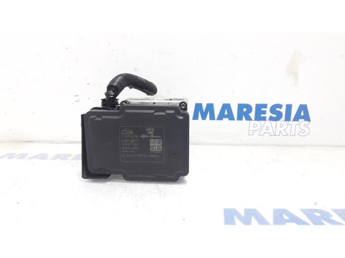 Gebruikte ABS Pomp Opel Combo 1.3 CDTI 16V Prijs € 190,58 Inclusief btw aangeboden door Maresia Parts