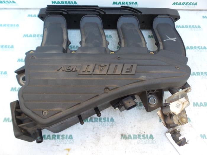 Gebruikte Spruitstuk Inlaat Fiat Stilo MW (192C) 1.6 16V Prijs € 35,00 Margeregeling aangeboden door Maresia Parts