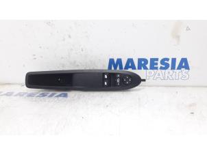 Gebruikte Combischakelaar ramen Citroen DS3 (SA) 1.6 Blue Hdi 100 Prijs € 35,00 Margeregeling aangeboden door Maresia Parts