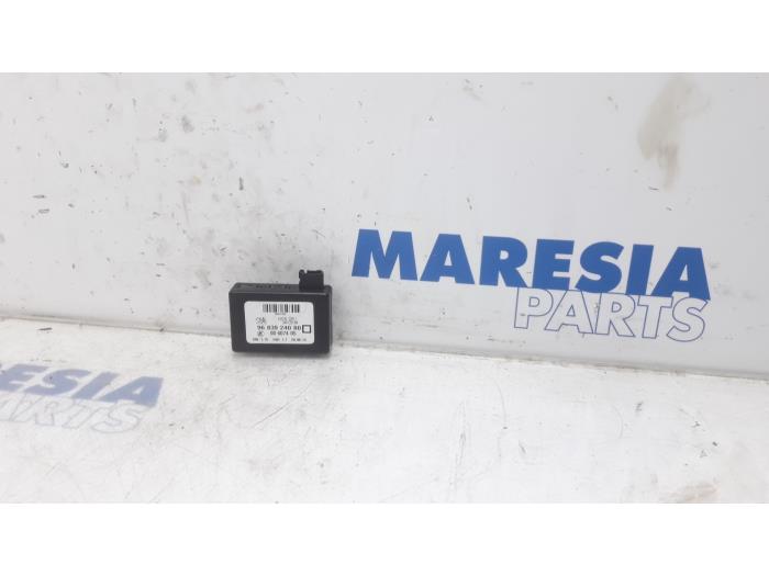 Gebruikte Sensor regen Citroen DS3 (SA) 1.6 Blue Hdi 100 Prijs € 25,00 Margeregeling aangeboden door Maresia Parts