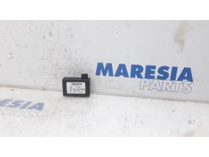 Gebruikte Sensor regen Citroen DS3 (SA) 1.6 Blue Hdi 100 Prijs € 25,00 Margeregeling aangeboden door Maresia Parts