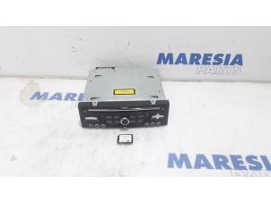 Gebruikte Radio CD Speler Peugeot 3008 I (0U/HU) 1.6 16V THP 155 Prijs € 225,00 Margeregeling aangeboden door Maresia Parts