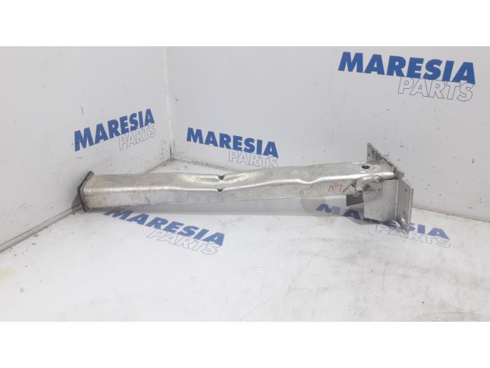 Gebruikte Subframe Peugeot 3008 I (0U/HU) 1.6 16V THP 155 Prijs € 25,00 Margeregeling aangeboden door Maresia Parts