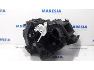 Gebruikte Chaufagebak Renault Captur (2R) 0.9 Energy TCE 12V Prijs € 199,99 Margeregeling aangeboden door Maresia Parts