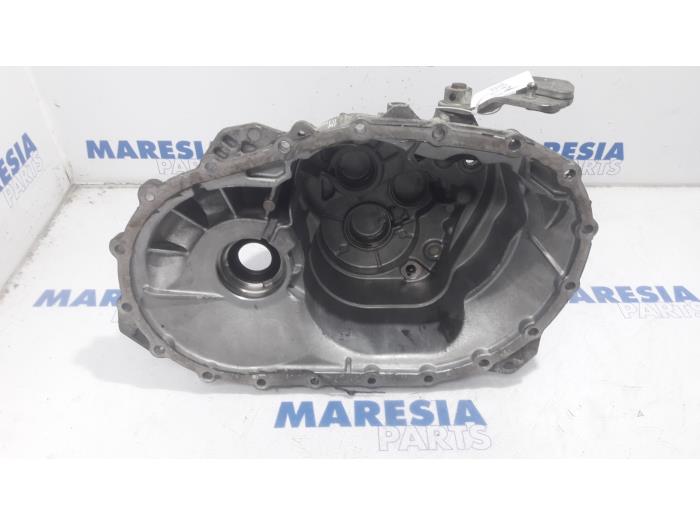 Gebruikte Versnellingsbakhuis Renault Laguna III Estate (KT) 2.0 Turbo 16V GT Prijs € 99,95 Margeregeling aangeboden door Maresia Parts