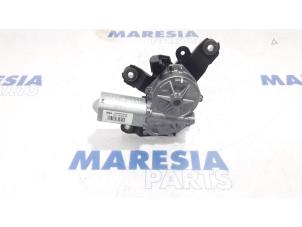 Gebruikte Motor Ruitenwisser achter Renault Captur (2R) 0.9 Energy TCE 12V Prijs € 65,00 Margeregeling aangeboden door Maresia Parts