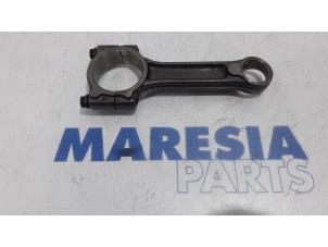 Gebruikte Drijfstang Renault Grand Scénic III (JZ) 1.5 dCi 110 Prijs € 40,00 Margeregeling aangeboden door Maresia Parts