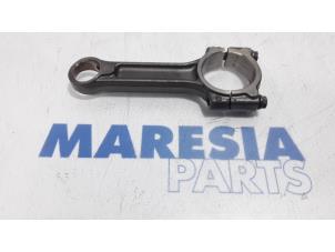 Gebruikte Drijfstang Renault Grand Scénic III (JZ) 1.5 dCi 110 Prijs € 40,00 Margeregeling aangeboden door Maresia Parts