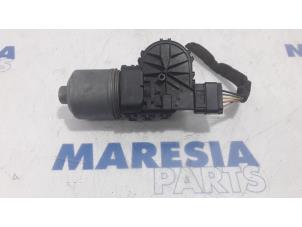Gebruikte Ruitenwissermotor voor Dacia Duster (HS) 1.6 16V Prijs € 70,00 Margeregeling aangeboden door Maresia Parts