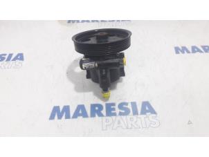 Gebruikte Servopomp Dacia Duster (HS) 1.6 16V Prijs € 105,00 Margeregeling aangeboden door Maresia Parts