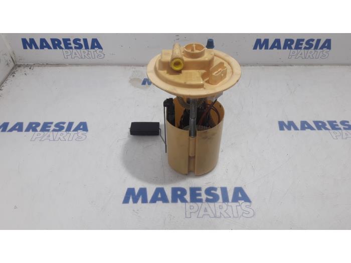 Gebruikte Tank element Pomp Alfa Romeo 159 (939AX) 1.9 JTDm Prijs € 105,00 Margeregeling aangeboden door Maresia Parts