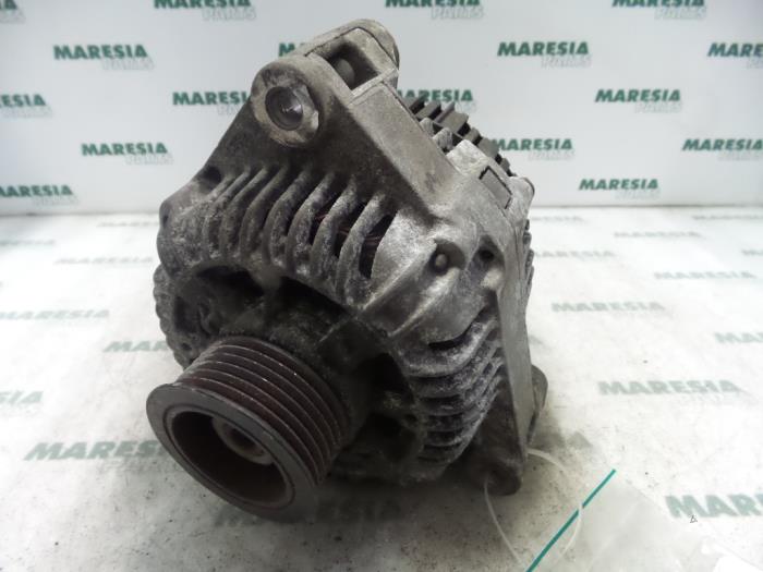 Gebruikte Dynamo Peugeot 406 (8B) 1.8 16V Prijs € 40,00 Margeregeling aangeboden door Maresia Parts