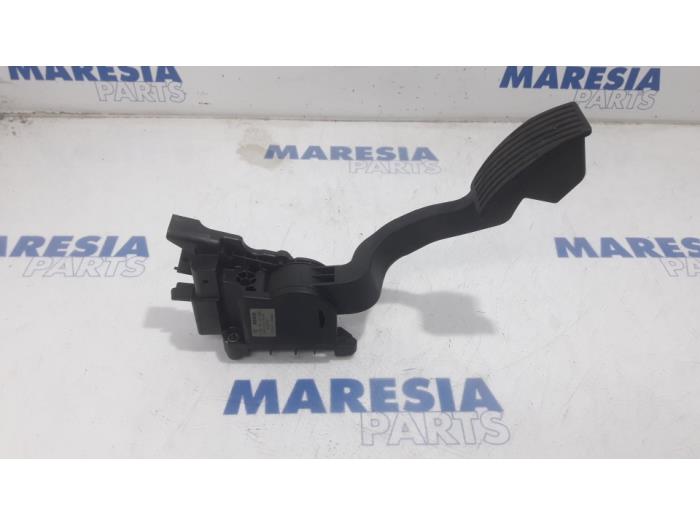 Gebruikte Gaspedaalpositie Sensor Fiat Fiorino (225) 1.3 D 16V Multijet Prijs € 60,50 Inclusief btw aangeboden door Maresia Parts
