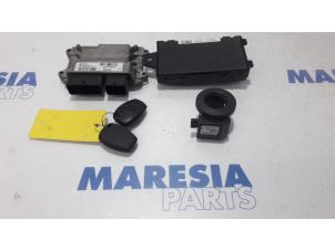 Gebruikte Computer Motormanagement Dacia Duster (HS) 1.6 16V Prijs € 262,50 Margeregeling aangeboden door Maresia Parts