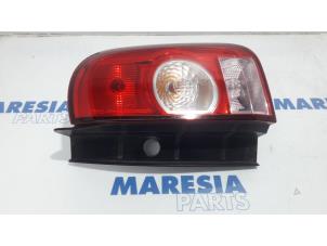 Gebruikte Achterlicht rechts Dacia Duster (HS) 1.6 16V Prijs € 50,00 Margeregeling aangeboden door Maresia Parts