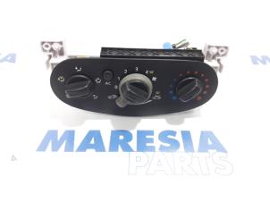 Gebruikte Kachel Bedieningspaneel Dacia Duster (HS) 1.6 16V Prijs € 50,00 Margeregeling aangeboden door Maresia Parts