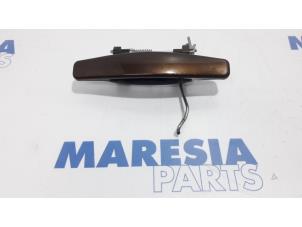 Gebruikte Portiergreep 4Deurs links-voor Dacia Duster (HS) 1.6 16V Prijs € 15,00 Margeregeling aangeboden door Maresia Parts
