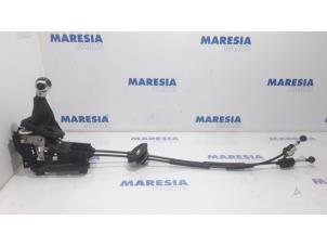 Gebruikte Versnellingspook Citroen DS3 (SA) 1.2 12V PureTech 82 Prijs € 44,99 Margeregeling aangeboden door Maresia Parts
