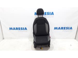 Gebruikte Voorstoel rechts Citroen C3 Picasso (SH) 1.4 16V VTI 95 Prijs € 157,50 Margeregeling aangeboden door Maresia Parts