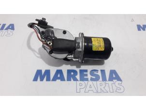 Gebruikte Ruitenwissermotor voor Renault Trafic New (JL) 2.0 dCi 16V 115 Prijs € 90,75 Inclusief btw aangeboden door Maresia Parts