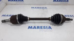 Gebruikte Cardanas links-voor (VWA) Renault Trafic New (JL) 2.0 dCi 16V 115 Prijs € 190,58 Inclusief btw aangeboden door Maresia Parts