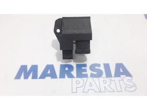 Gebruikte Koelvinweerstand Citroen C3 Picasso (SH) 1.4 16V VTI 95 Prijs € 20,00 Margeregeling aangeboden door Maresia Parts