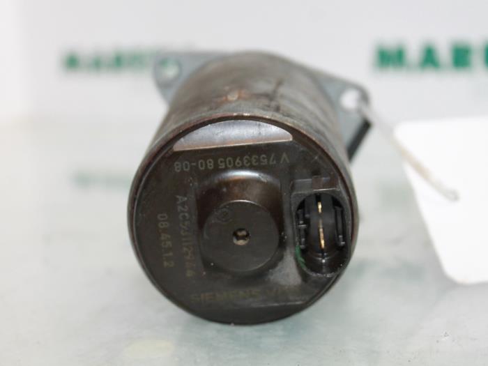 EGR Klep van een Lancia Dedra SW 1.6 LE MPi 1996