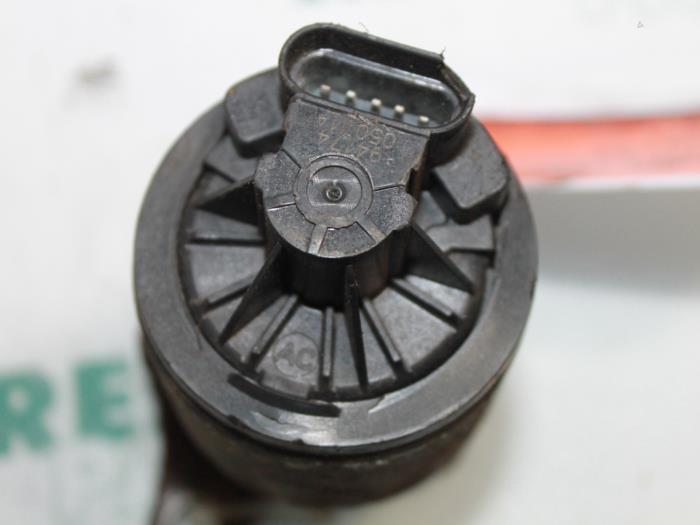 EGR Klep van een Lancia Dedra SW 1.6 LE MPi 1996